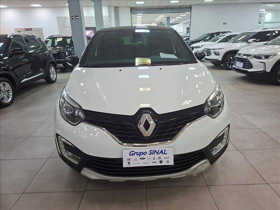 RENAULT CAPTUR 1.6 16V SCE FLEX BOSE X-TRONIC RENAULT CAPTUR 1.6 16V SCE FLEX BOSE X-TRONIC